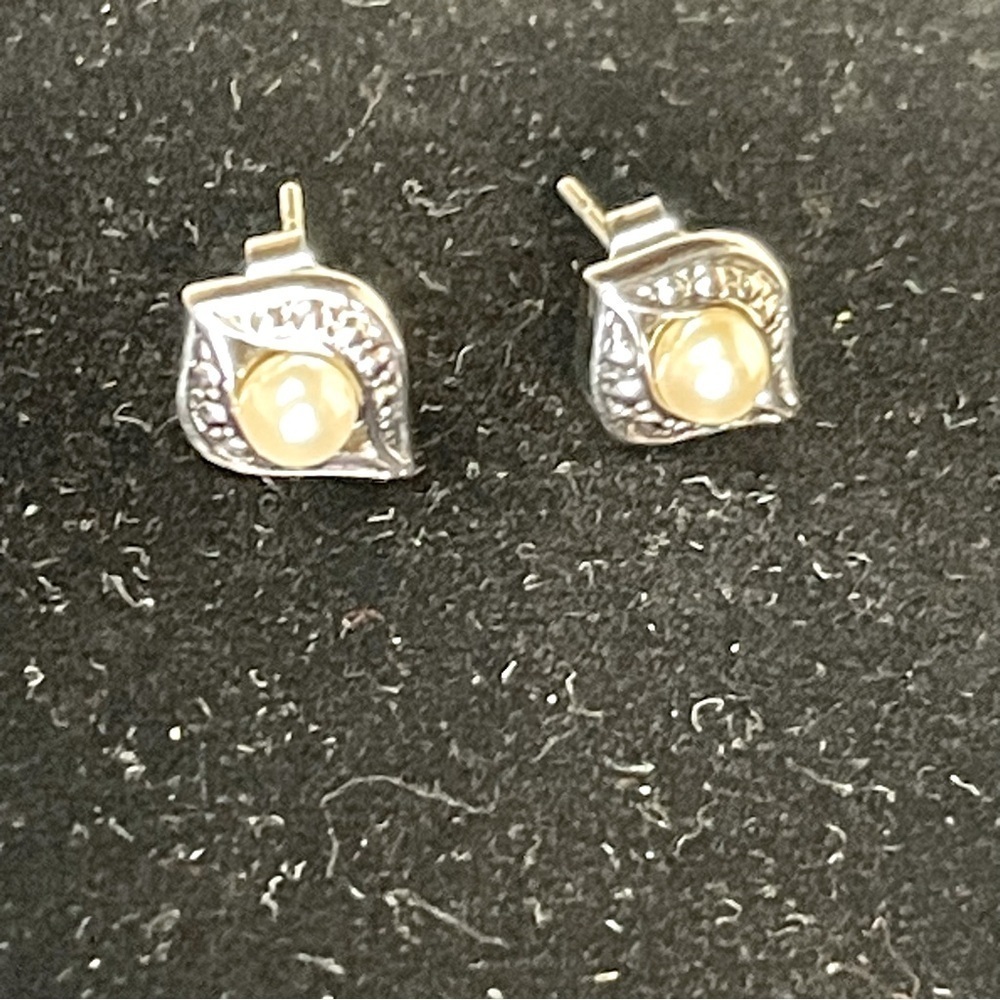 Avon Romantic Ensemble Silver Tone Faux  Pearl Stud Earrings